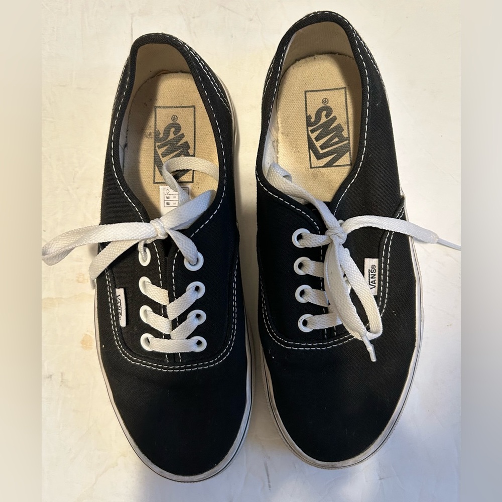 Vans shoes like new color black